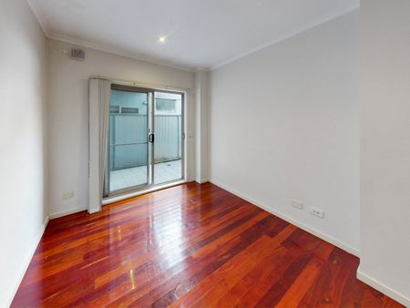 1/586 Sydney Road, Brunswick VIC 3056 - Photo 4