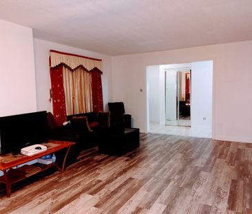 For Lease - 55 Velvet Grass Lane Unit# A, Brampton, Ontario - Photo 6