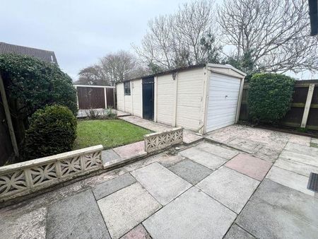 3 bedroom semi-detached house to rent - Photo 5