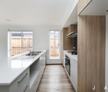 Spacious 4-Bedroom Family Home in Harpley Estate - Photo 6
