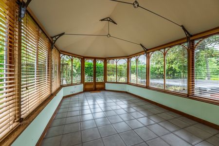 5 bedroom detached house to rent - Photo 4