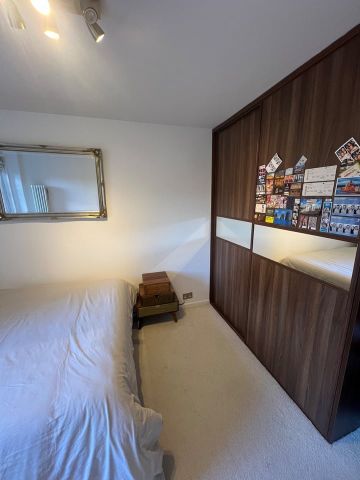 2 Bed Flat, Valiant House, SW11 - Photo 4