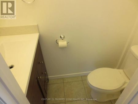 83 SUTHERLAND AVENUE - Photo 2