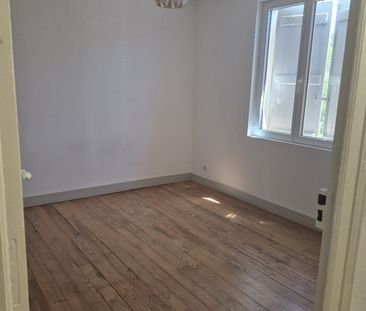 Location Maison 3 pièces 81m² SIREUIL 16440 - Photo 5
