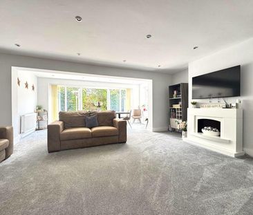 4 bedroom detached house to rent - Photo 2