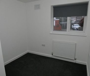 2 bedroom ground floor flat to rent - Photo 2