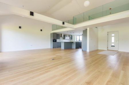 Knowle Lane, Cranleigh, Surrey, GU6 - Photo 2