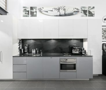 Fully Furnished Luxe Loft Style apartment in the IKON - Photo 2