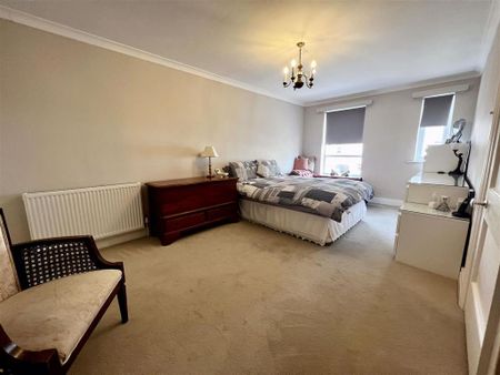 3 bedroom semi-detached house to rent - Photo 4