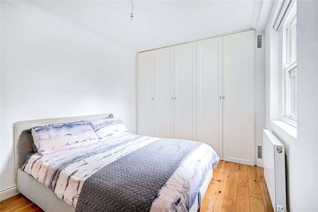 Beautiful period property, located on the highly desirable Warwick Square. 2 bedrooms (1 double, 1 single), 2 bathrooms, reception and kitchen. - Photo 4