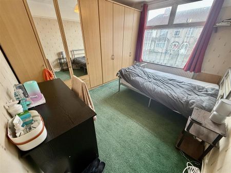 4 bedroom terraced house to rent - Photo 2