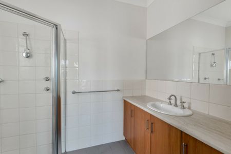 14 Chifley Avenue, Hope Valley SA, Belconnen - Photo 5