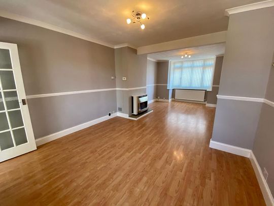 3 bedroom semi-detached house to rent - Photo 1