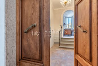 Elegant apartment in the historic centre of Lucca