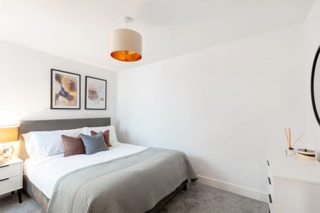 2 Bed, Apartment - Photo 2