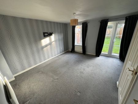 3 Bedroom Town House - Photo 2