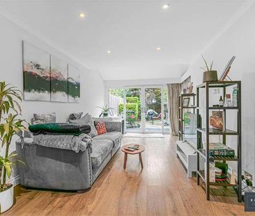 Alexandra Close, Walton-on-thames, Surrey, KT12 - Photo 2