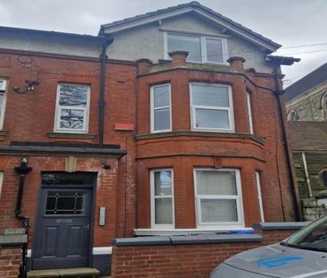 1 bedroom in a house share to rent - Photo 2