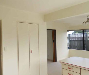 Tidy Townhouse in Merrilands - Photo 4