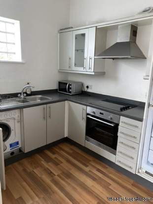 3 bedroom property to rent in Manchester - Photo 3