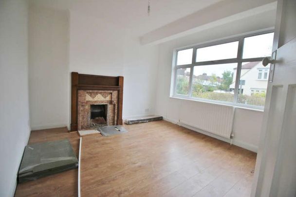 Dale Close, Barnet, EN5 - Photo 1