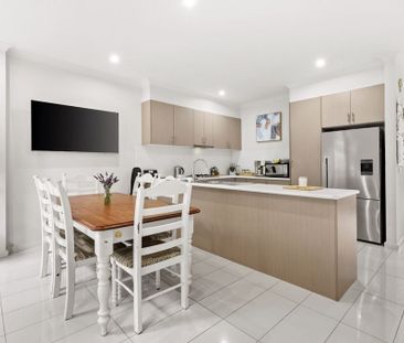 Modern Living in Lalor - Photo 2
