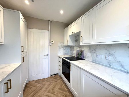 2 bedroom terraced house to rent - Photo 2