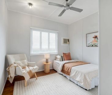 Timeless Charm with Modern Comfort - Castle Hill Views - Photo 4