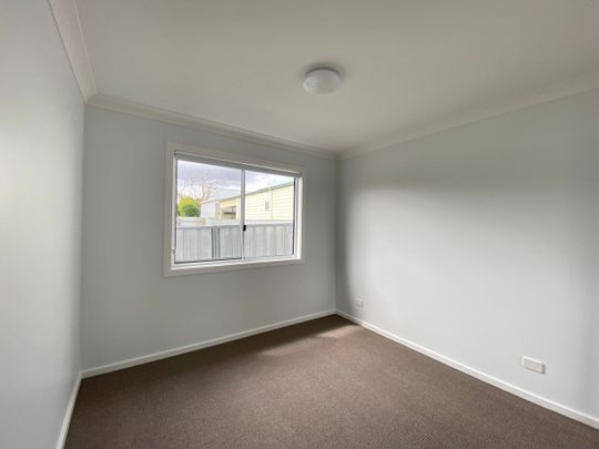 MODERN TWO BEDROOM GRANNY FLAT - Photo 1