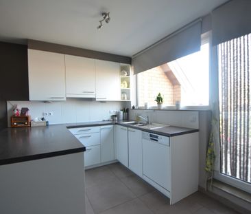 Te huur: Duplex met 3 slpk en parking in centrum Maldegem - Photo 6
