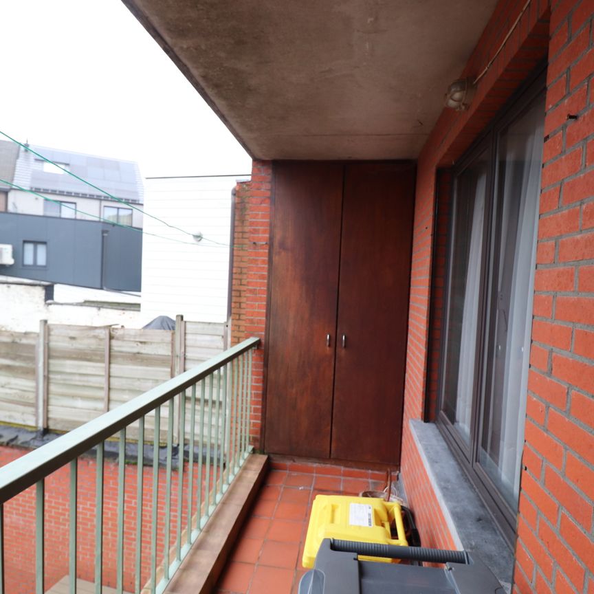 Een appartement op de 1ste verdieping met 2 slaapkamers en terras. - Foto 1