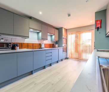 1 bedroom in a house share to rent - Photo 4