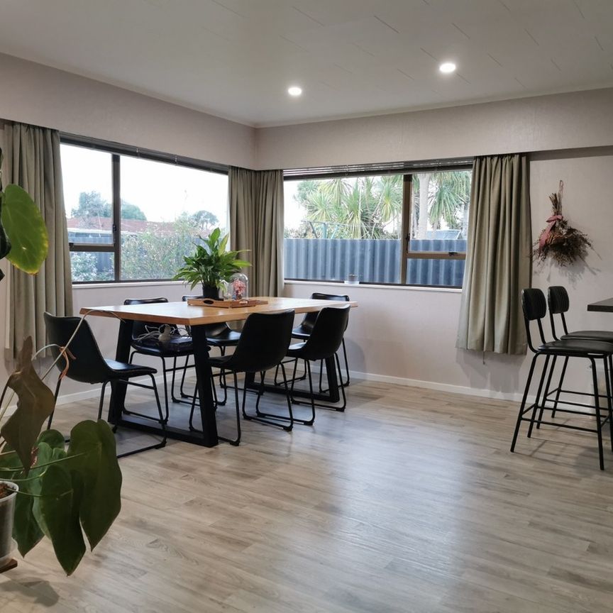 Warm and Welcoming 3-Bedroom Home – Great Area, Great Schools! - Photo 1