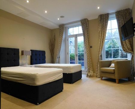 3 bedroom flat to rent - Photo 3