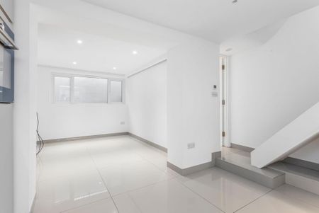 4 bedroom terraced house to rent - Photo 3