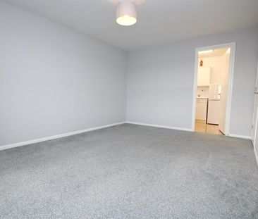 1 bed Flat for let - Photo 3