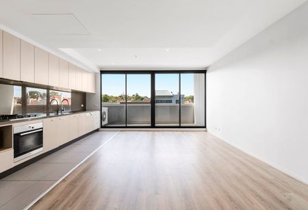 Modern 2-Bedroom Apartment with Leafy Views & Premium Amenities - Photo 4