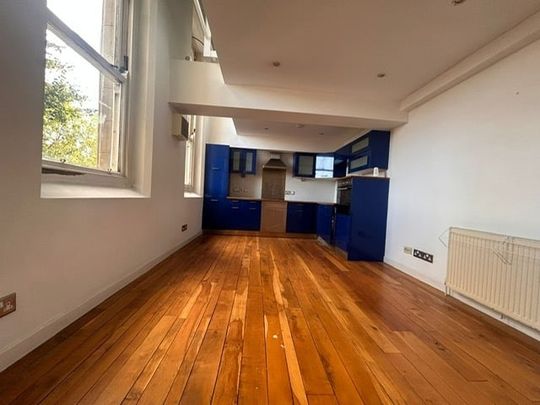 Halifax Road, Dewsbury - Photo 1
