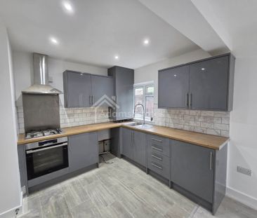 Price £1,200 pcm - Available Now - Unfurnished - Photo 5