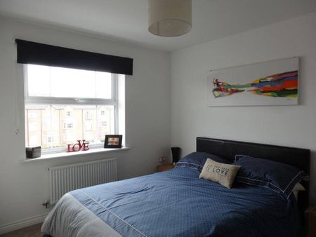 2 bedroom Flat to rent - Photo 4