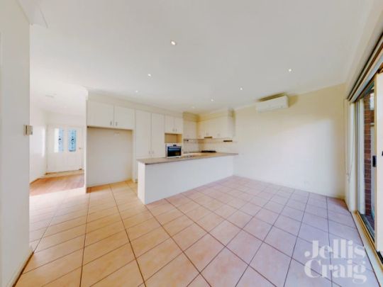 2/32 Adrian Street, Bentleigh East, Melbourne - Photo 1