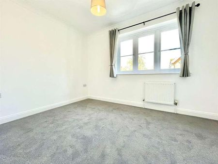 Letts Green, Woodley, Berkshire, RG5 - Photo 2