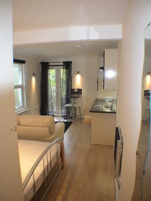 Studio Flat, Langhorn Road, SO16 - Photo 1