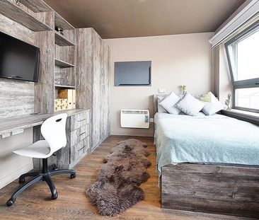 1 bedroom in a flat share to rent - Photo 5