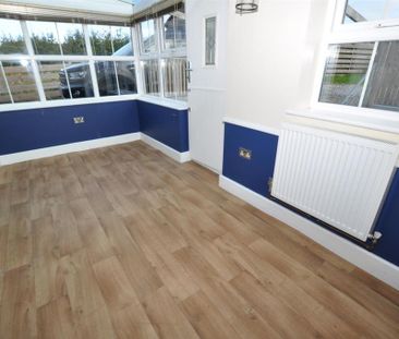 2 bedroom end of terrace house to rent - Photo 2