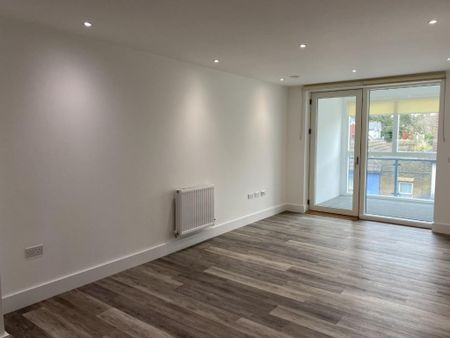 2 bedroom flat to rent - Photo 3
