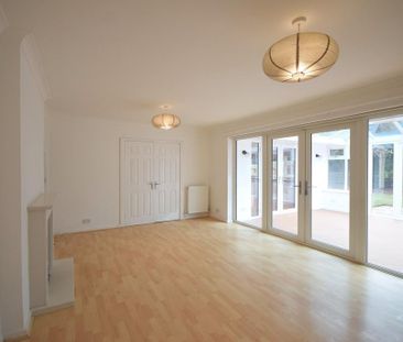 4 bedroom detached bungalow to rent - Photo 6