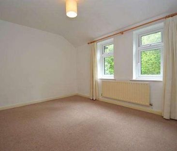 Bedroom Top Floor Apartment In Godalming, GU7 - Photo 2