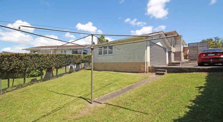 Spacious 3 Bedroom Home In Mt Wellington - Photo 2