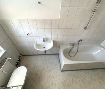 Charmante 2-Zimmer-Erdgeschosswohnung mit Hofzugang in Schönebeck ! - Photo 4